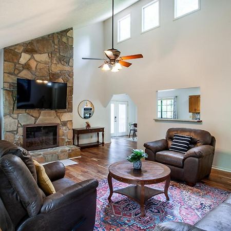 Little Cub Cottage - Mtn Views & Community Pools Гатлинбург Экстерьер фото