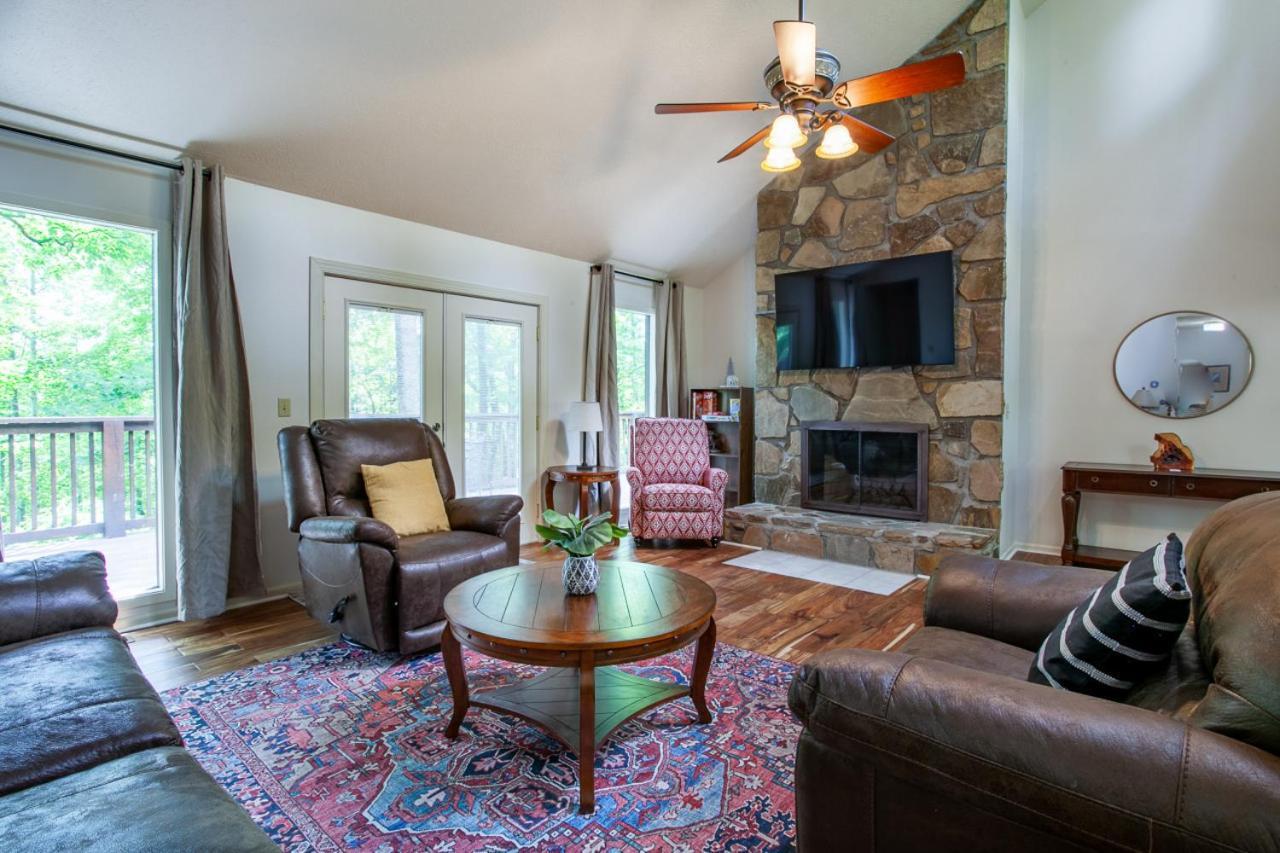 Little Cub Cottage - Mtn Views & Community Pools Гатлинбург Экстерьер фото
