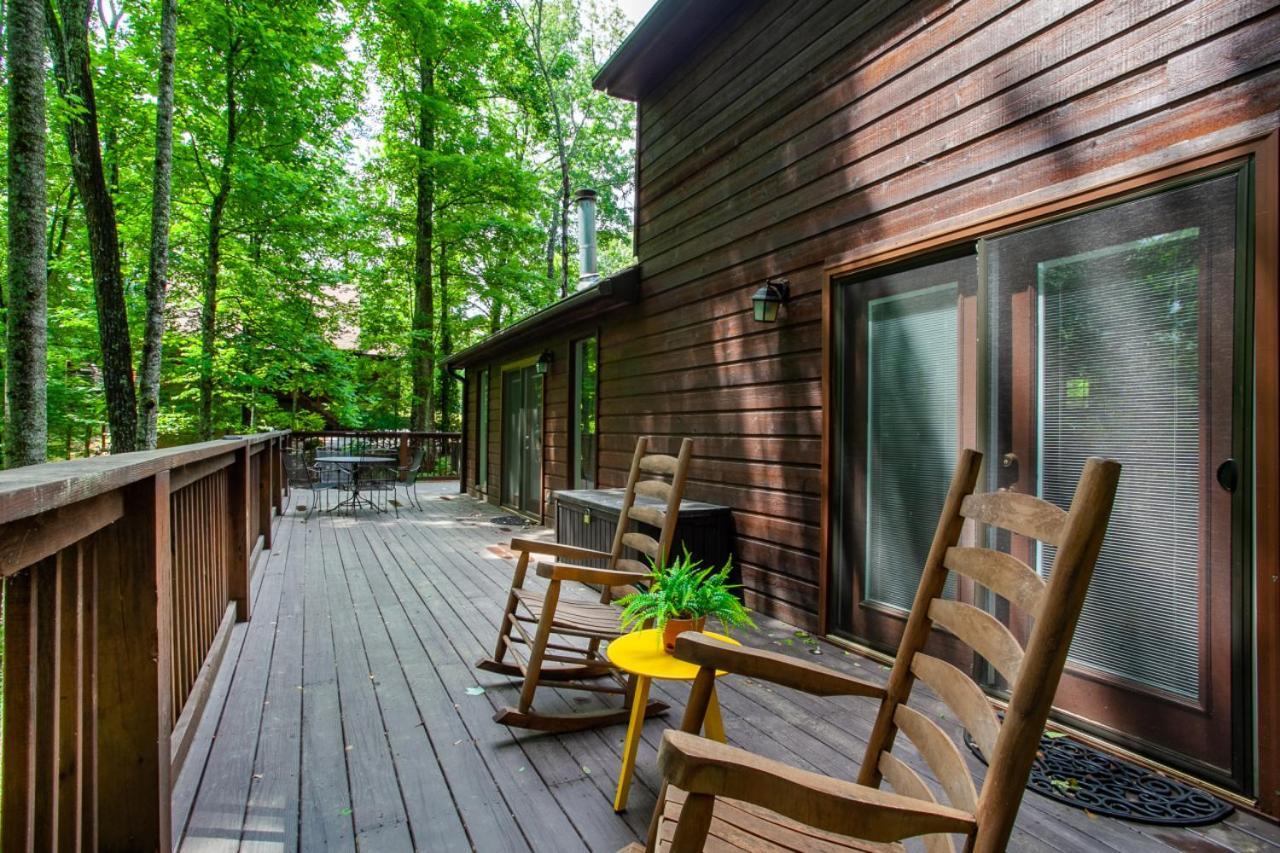 Little Cub Cottage - Mtn Views & Community Pools Гатлинбург Экстерьер фото