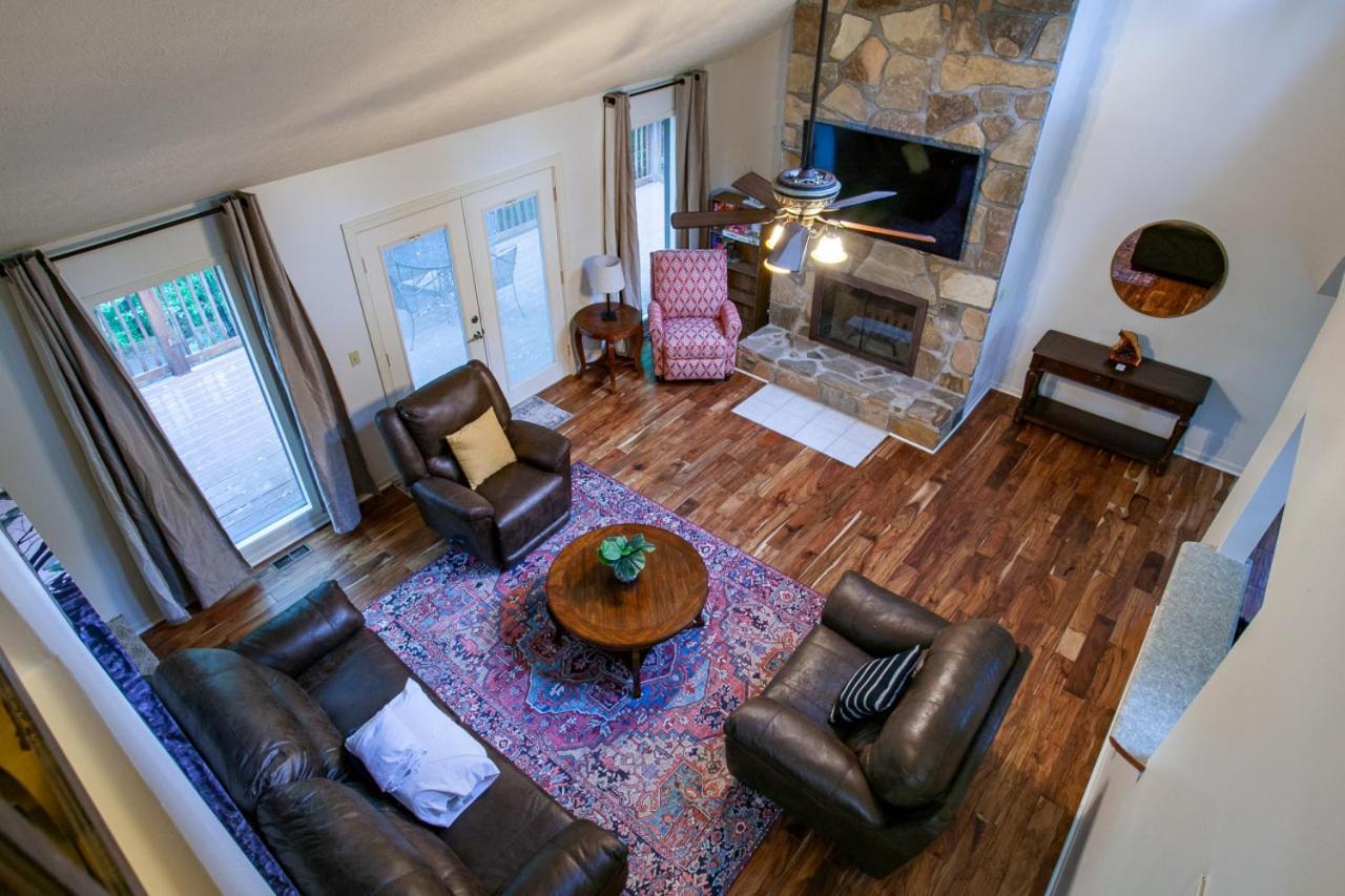 Little Cub Cottage - Mtn Views & Community Pools Гатлинбург Экстерьер фото
