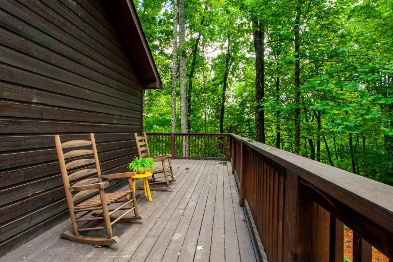 Little Cub Cottage - Mtn Views & Community Pools Гатлинбург Экстерьер фото